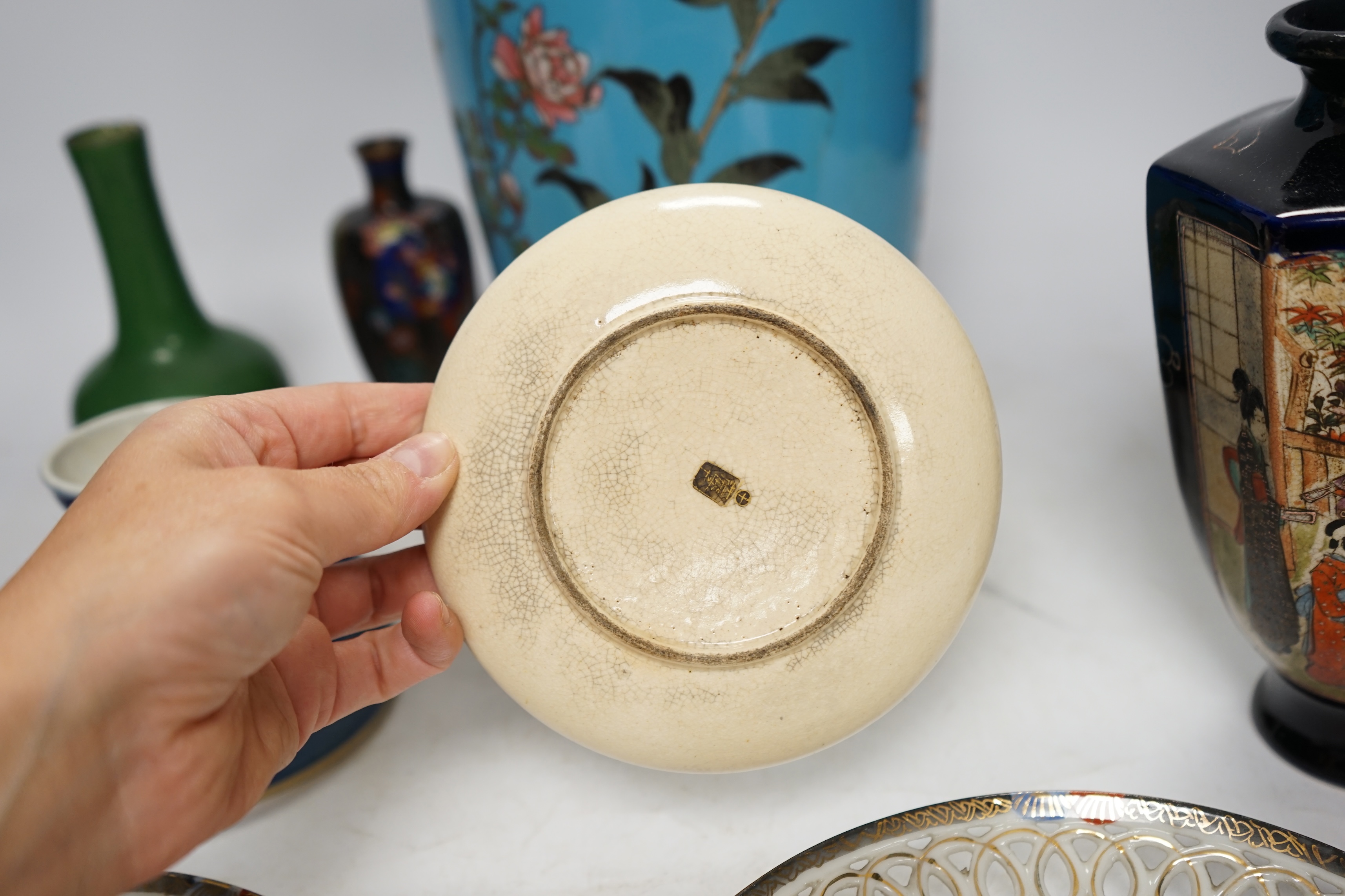 Assorted Japanese items, Satsuma, cloisonné, etc., tallest item 31cm high. Condition - most chipped, dented or cracked